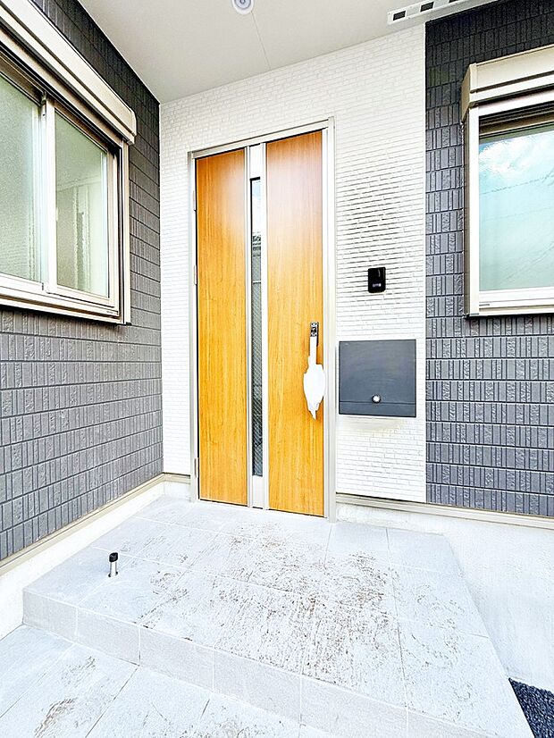 ■ 心地よい暮らしへとつながる、温かい玄関