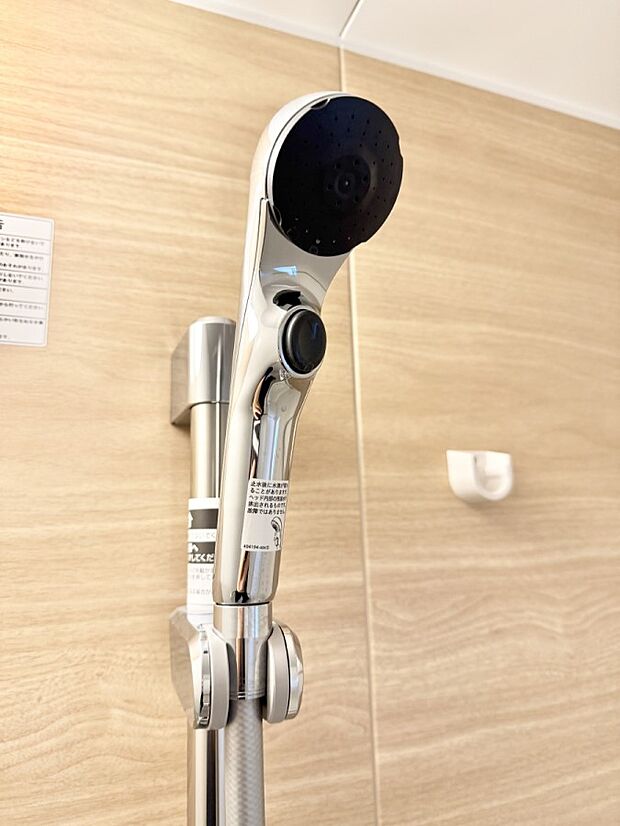 ■手元で簡単に止水できるため、水の無駄遣いを減らすことができます。