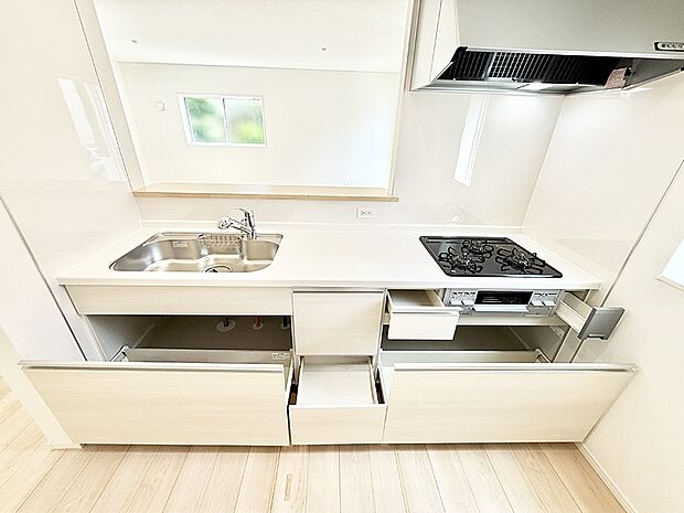 ■シンプルで機能的、毎日使いやすいキッチン