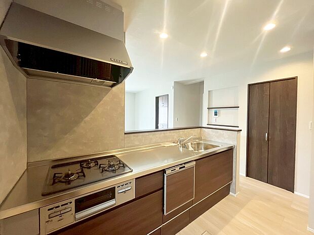 ■家族の絆を深める、温もりのあるキッチン