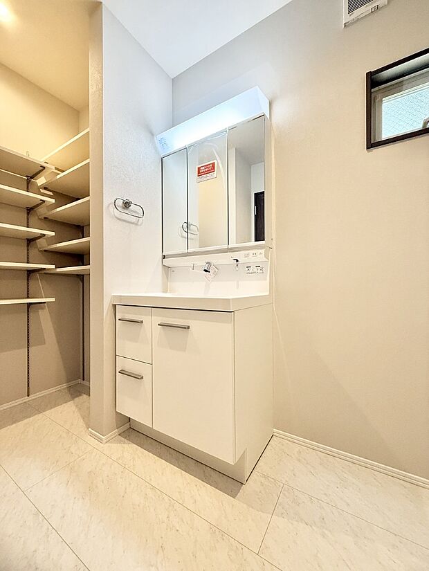 ■朝の準備がスムーズにできる広さです