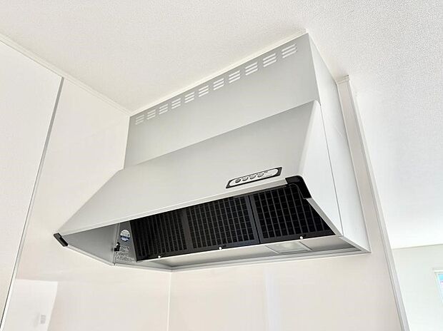 ■フードに覆われている為、匂いが換気扇に誘導され、効率的に排煙ができます