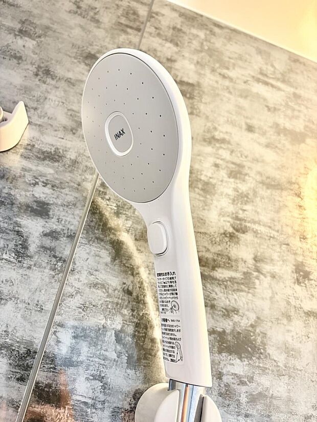 ■手元で簡単に止水できるため、水の無駄遣いを減らすことができます。