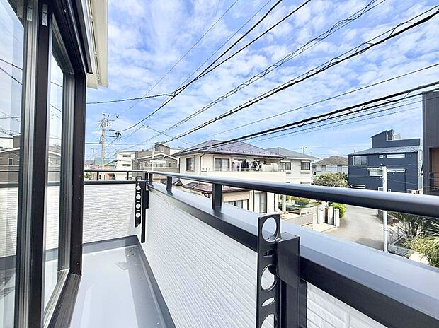 ■ 季節の移ろいを感じられる開放的な空間です