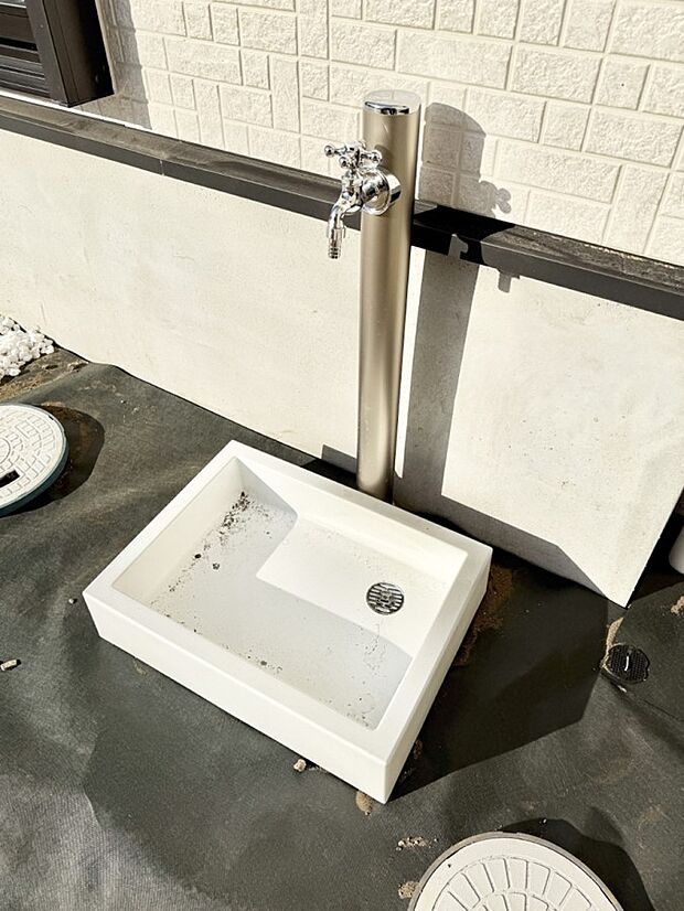 ■ガーデニングや洗車などの際に大活躍な屋外立水栓