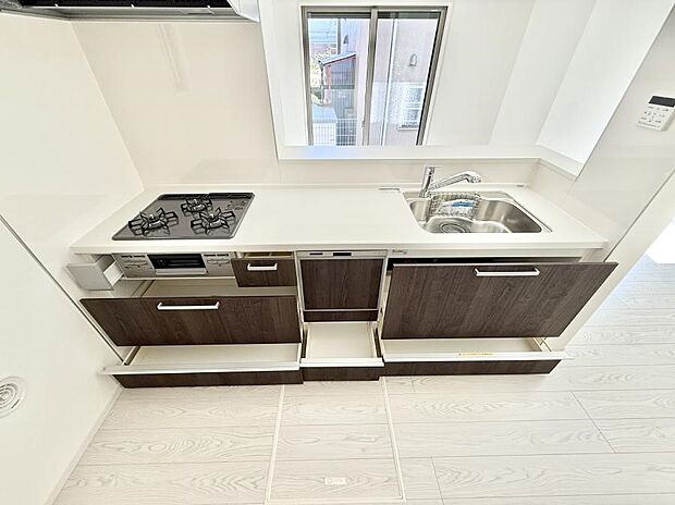 ■家族の絆を深める、温もりのあるキッチン