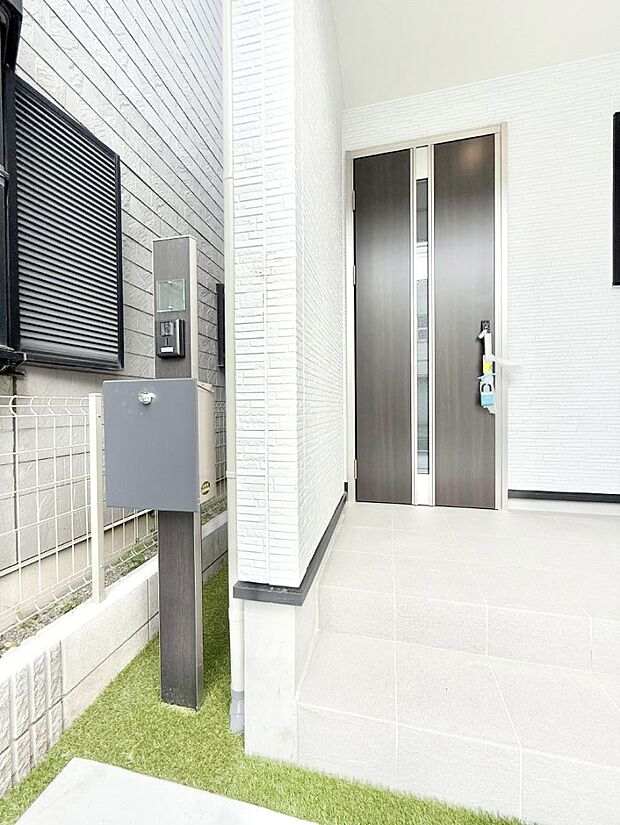 ■ 心地よい暮らしへとつながる、温かい玄関