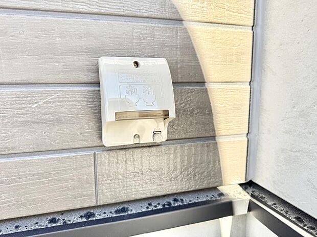 ■屋外に電源コンセントがあれば、高圧洗浄機で窓や外壁を掃除するなど便利です。