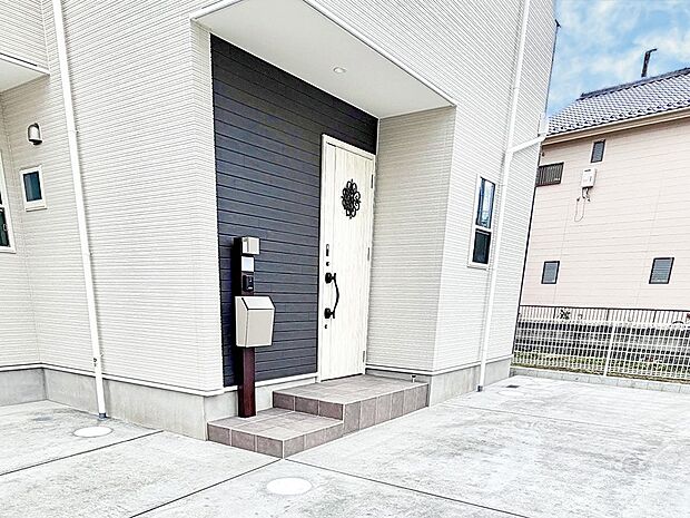 8号棟 ■ 家族とゲストをやさしく迎える、心温まる玄関