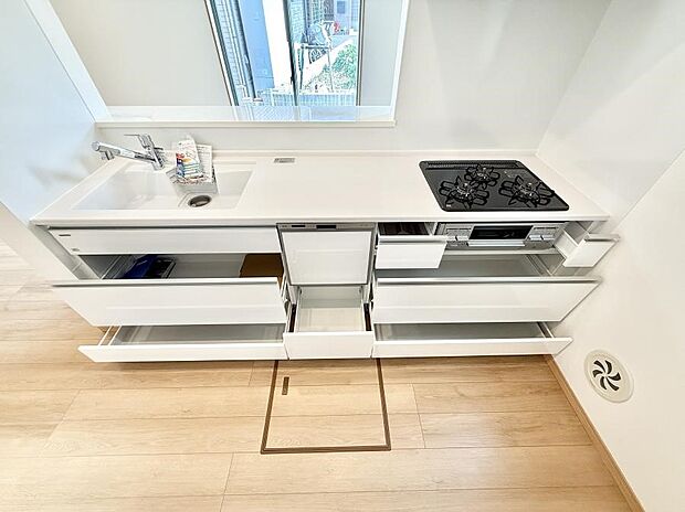 ■シンプルで機能的、毎日使いやすいキッチン