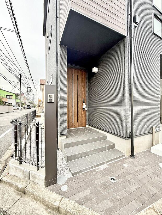 ■ 心地よい暮らしへとつながる、温かい玄関