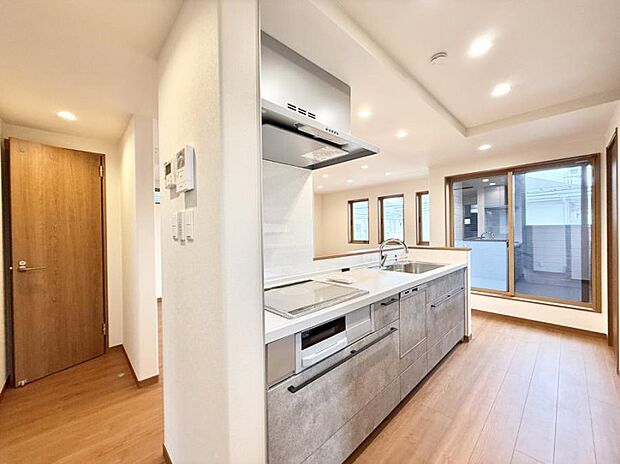 ■シンプルで美しく心地よい時間を生むキッチン空間