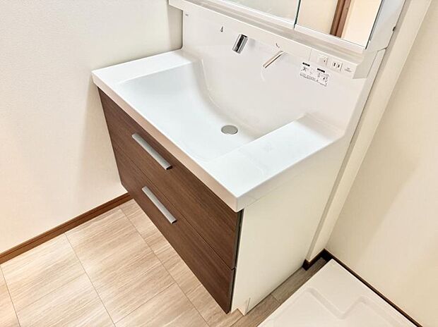 ■手洗いや顔を洗う時も快適に使える便利なシャワー