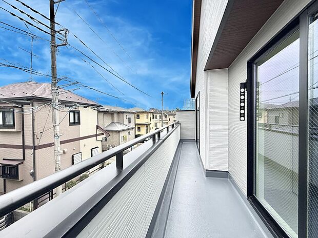 ■ 季節の移ろいを感じられる開放的な空間です