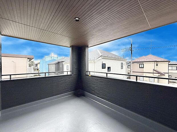 ■ 季節の移ろいを感じられる開放的な空間です