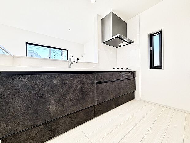 ■シンプルで美しく心地よい時間を生むキッチン空間