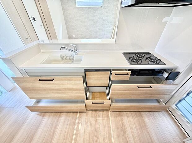 ■家族の絆を深める、温もりのあるキッチン