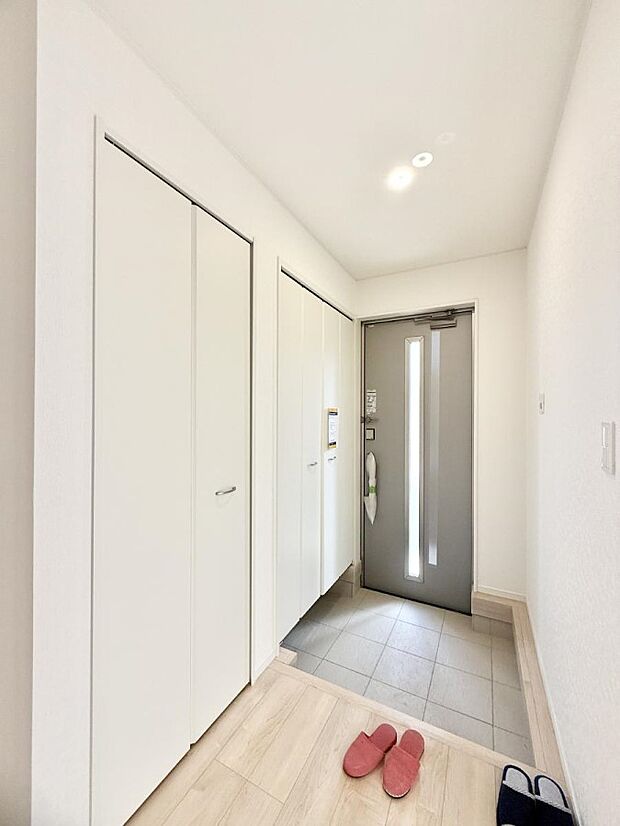 ■ 毎日を気持ちよく迎える、明るく温もりのある玄関