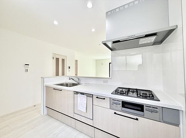 ■シンプルで機能的、毎日使いやすいキッチン