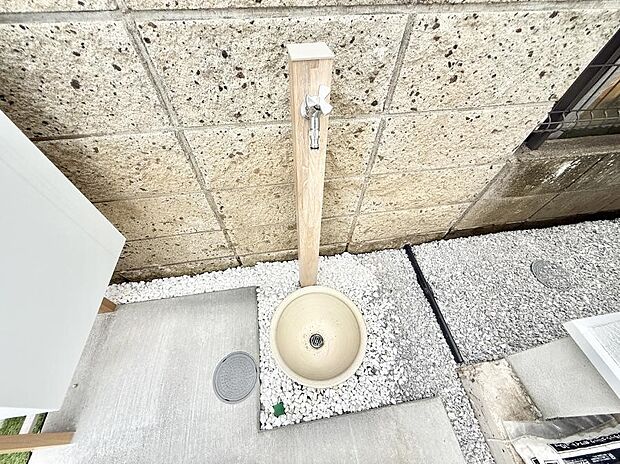 1号棟  ■ガーデニングや洗車などの際に大活躍な屋外立水栓  
