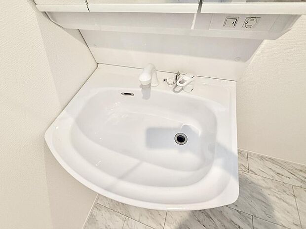 ■手洗いや顔を洗う時も快適に使える便利なシャワー