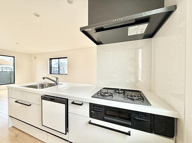 ■シンプルで美しく心地よい時間を生むキッチン空間