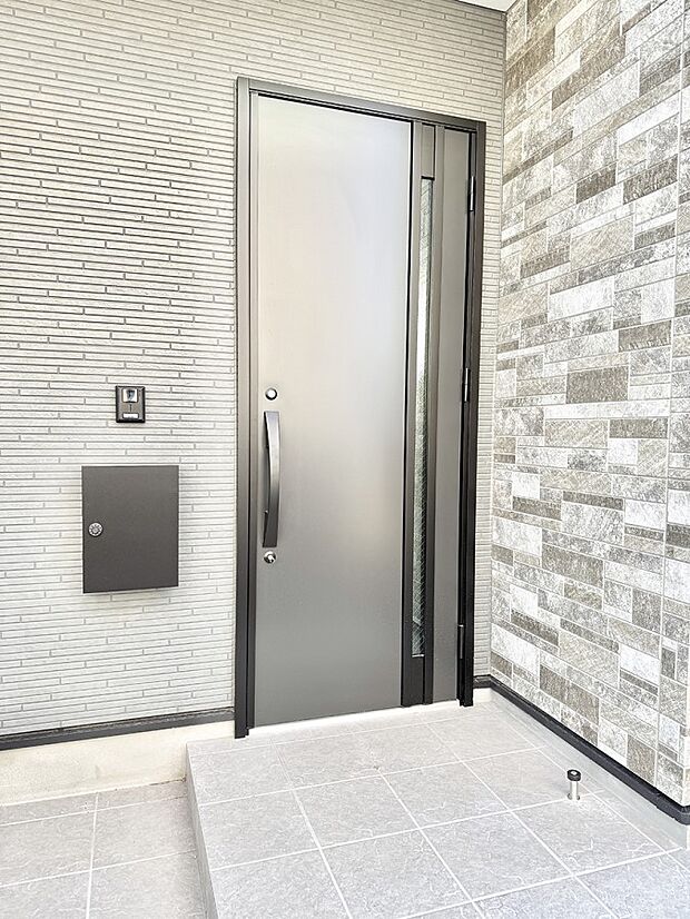 ■ 心地よい暮らしへとつながる、温かい玄関