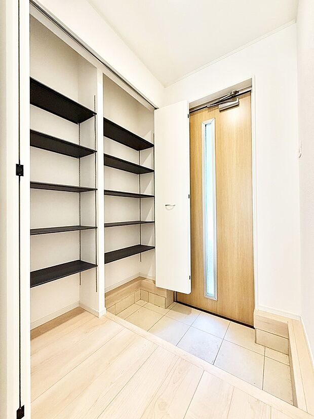 ■ シンプルで美しく、快適な暮らしの入り口