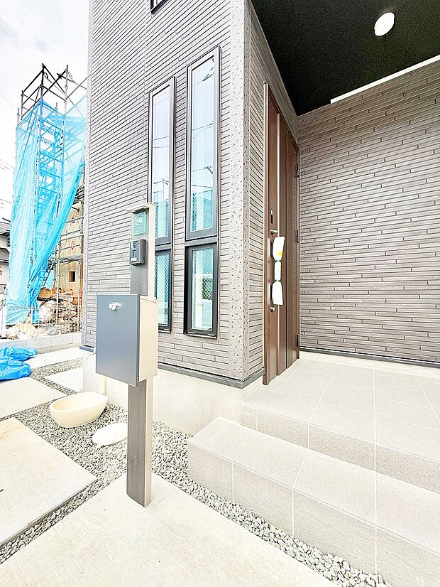 ■ 心地よい暮らしへとつながる、温かい玄関