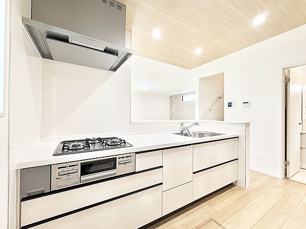 ■シンプルで美しく心地よい時間を生むキッチン空間