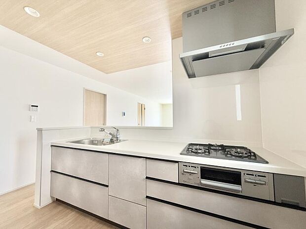 ■美味しい時間が生まれる、笑顔あふれるキッチン