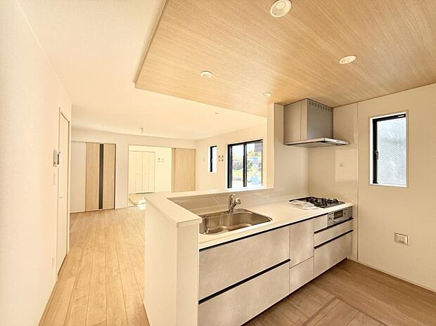 ■家族の絆を深める、温もりのあるキッチン