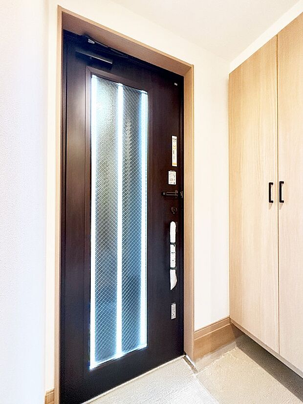 ■ 毎日を気持ちよく迎える、明るく温もりのある玄関