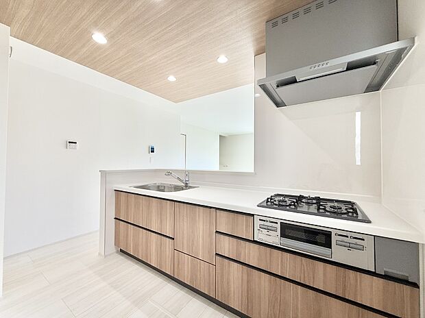 ■シンプルで美しく心地よい時間を生むキッチン空間