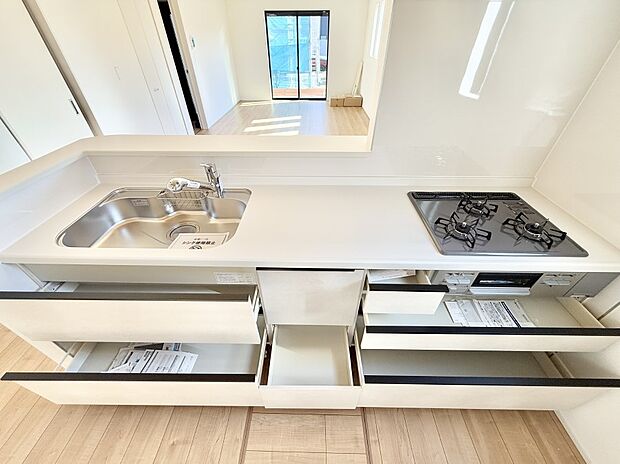 ■美味しい時間が生まれる、笑顔あふれるキッチン