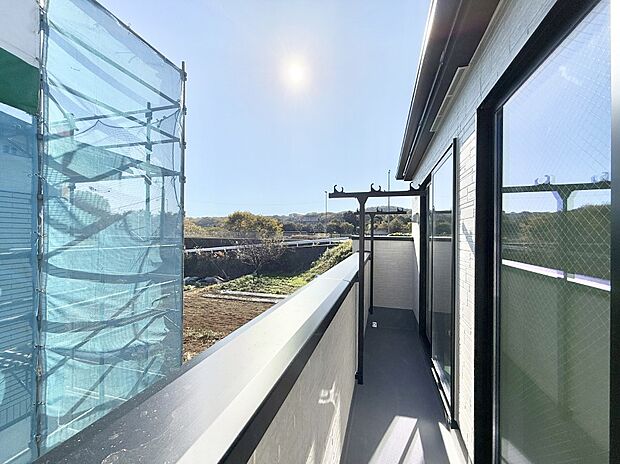 ■ 自然を身近に感じる、開放的なバルコニー