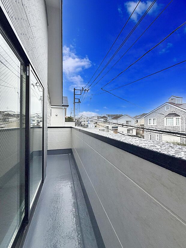 ■ 季節の移ろいを感じられる開放的な空間です