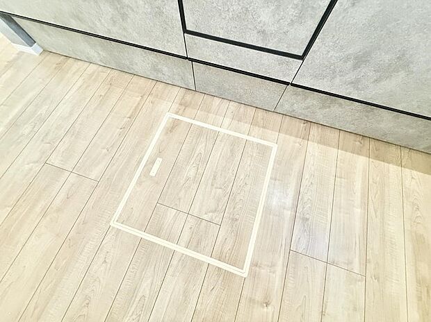 ■季節物など簡単に収納でき便利