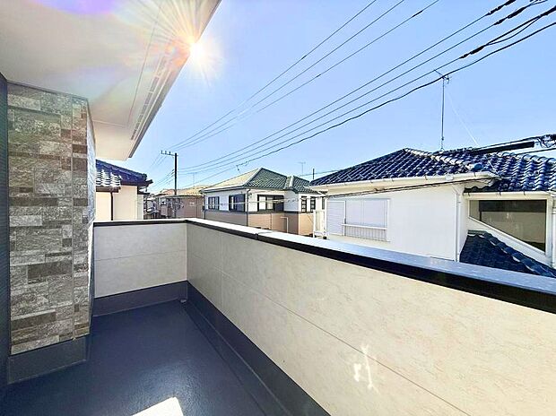 ■ 自然を身近に感じる、開放的なバルコニー