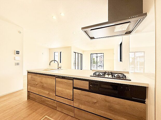 ■シンプルで機能的、毎日使いやすいキッチン