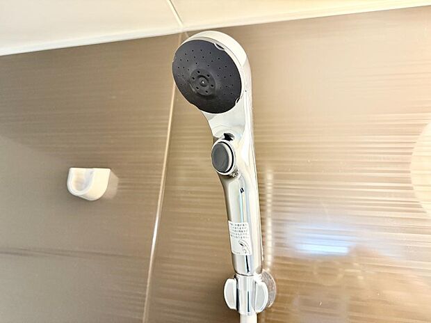 ■手元で簡単に止水できるため、水の無駄遣いを減らすことができます。