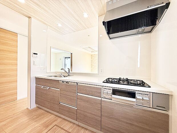 ■シンプルで美しく心地よい時間を生むキッチン空間