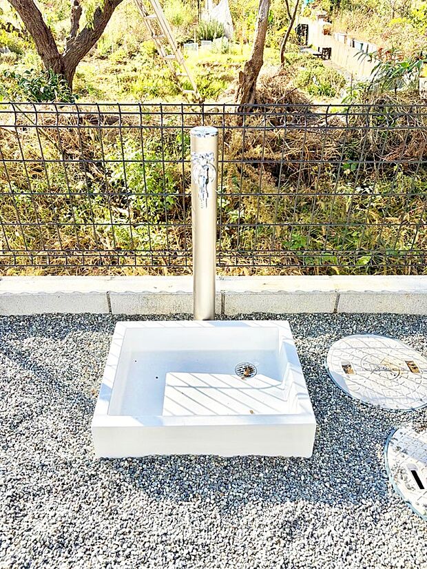 ■ガーデニングや洗車などの際に大活躍な屋外立水栓