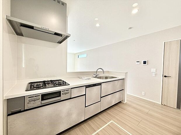 ■シンプルで機能的、毎日使いやすいキッチン