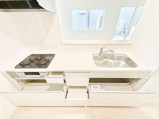 ■シンプルで機能的、毎日使いやすいキッチン