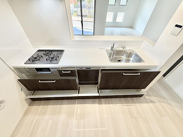 ■家族の絆を深める、温もりのあるキッチン