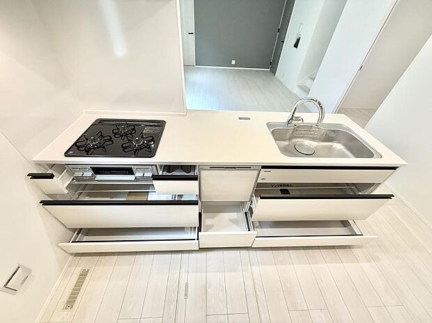 ■シンプルで機能的、毎日使いやすいキッチン