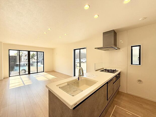 ■シンプルで機能的、毎日使いやすいキッチン