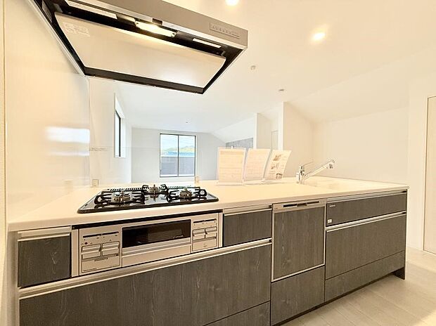 ■シンプルで美しく心地よい時間を生むキッチン空間