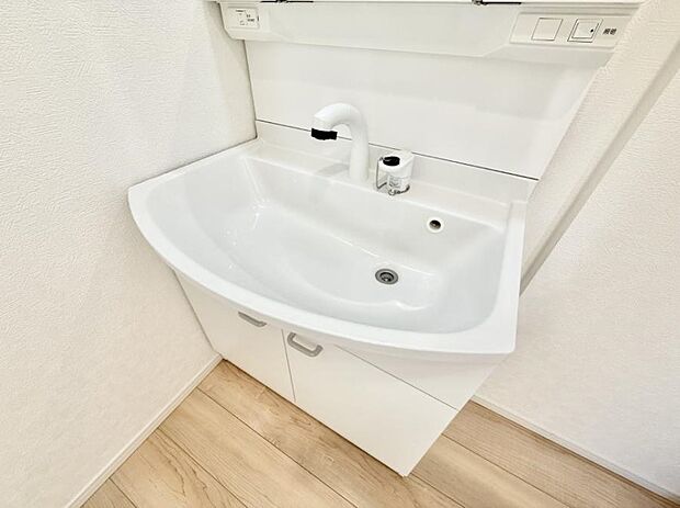 ■手洗いや顔を洗う時も快適に使える便利なシャワー